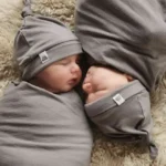 Twins-bonnet-et-couverture-en-mérinos-gris