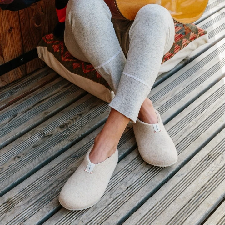 chaussons en laine mérinos vanille